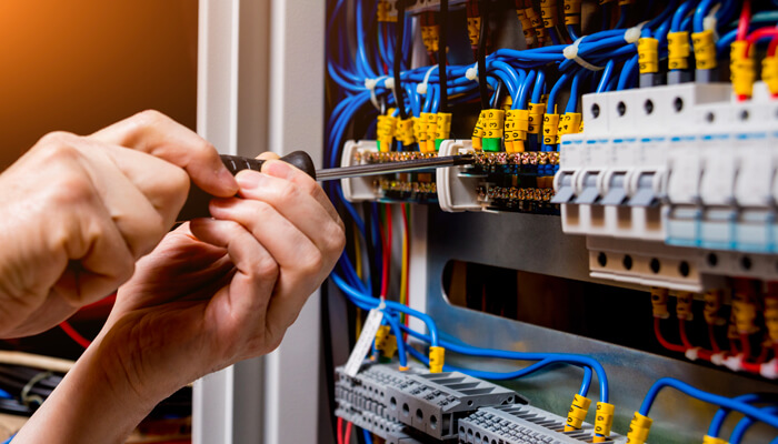 manutenzione sistemi di controllo